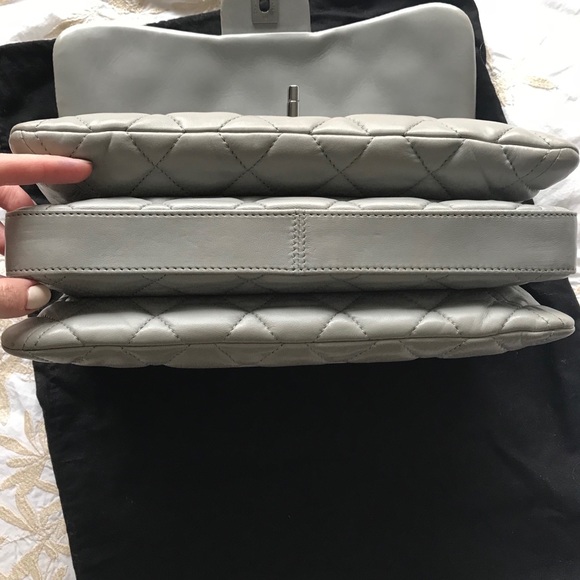 Chanel limited edition lambskin bag - Picture 4 of 7